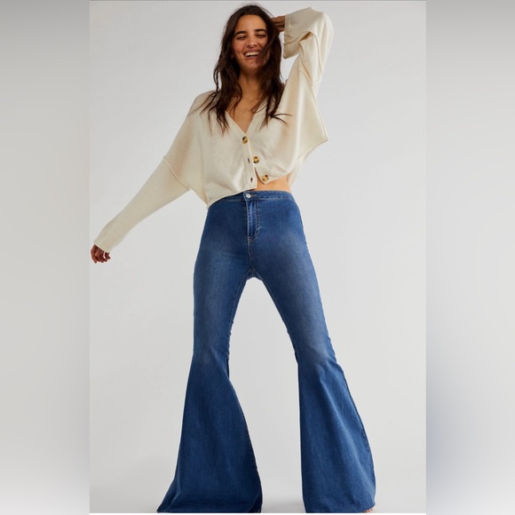 26. Free People Just Float in Flare Jeans Jericho Blue - Picture 2 of 10